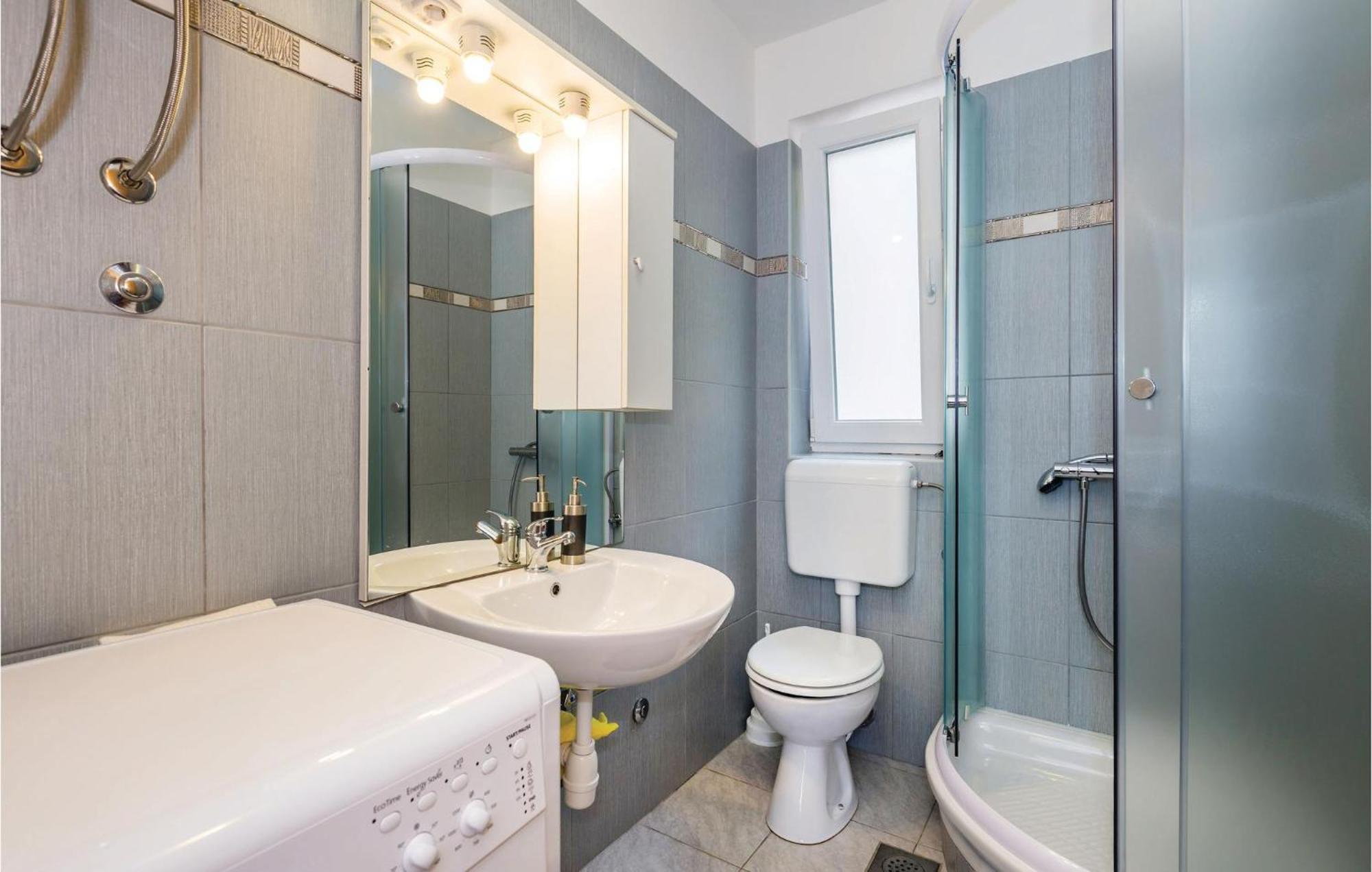 Stunning Apartment In Mošćenička Draga Extérieur photo
